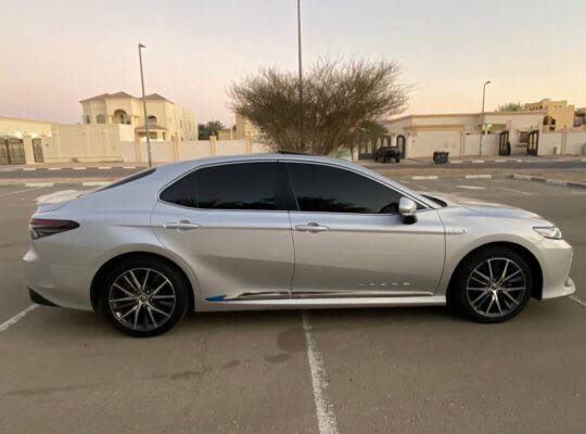 Toyota Camry GLE Hybrid 2022 Gcc for sale