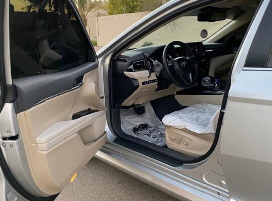 Toyota Camry GLE Hybrid 2022 Gcc for sale