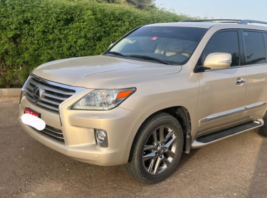 Lexus Lx570 full option 2014 Gcc for sale