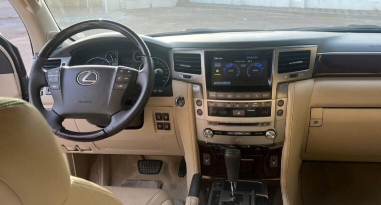 Lexus Lx570 full option 2014 Gcc for sale