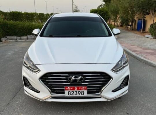 Hyundai Sonata hybrid 2018 Gcc for sale