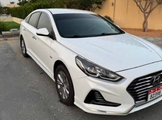 Hyundai Sonata hybrid 2018 Gcc for sale