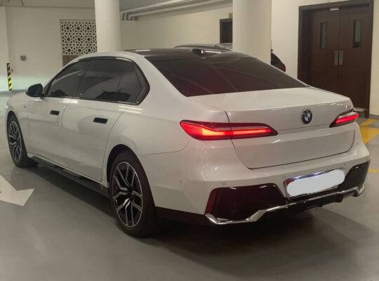 BMW 735i M Power 2023 Gcc full option