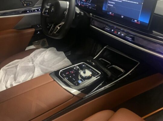 BMW 735i M Power 2023 Gcc full option