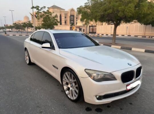 BMW 750 LI full option 2011 Gcc for sale