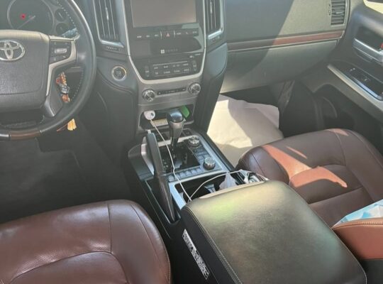 Toyota Land cruiser VXR 2016 full option for sale