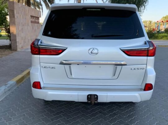 Lexus LX570 full option 2018 Gcc for sale