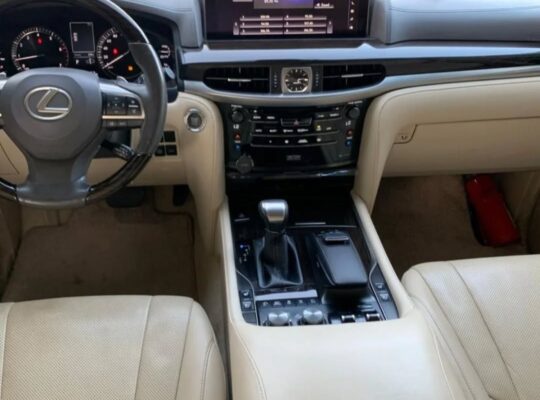 Lexus LX570 full option 2018 Gcc for sale