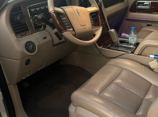 Lincoln Navigator 2014 Gcc full option for sale