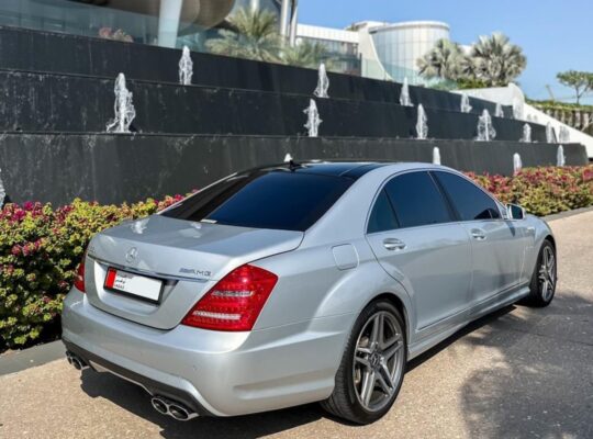 Mercedes S65 fully loaded 2011 in good condition