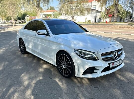 Mercedes C200 full option 2019 Gcc for sale