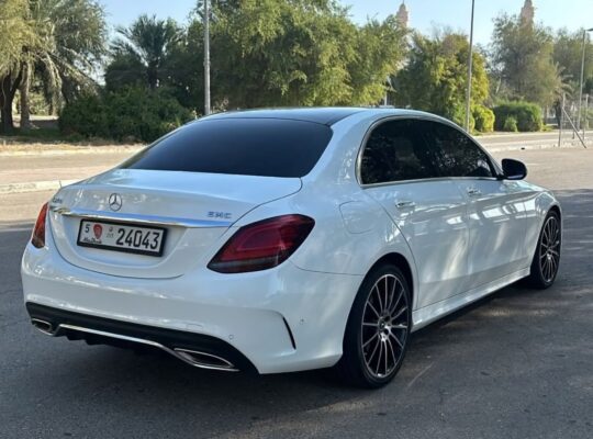 Mercedes C200 full option 2019 Gcc for sale