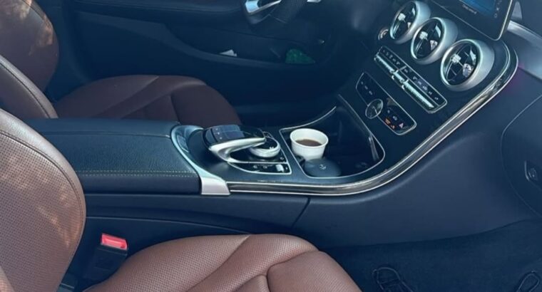 Mercedes C200 full option 2019 Gcc for sale