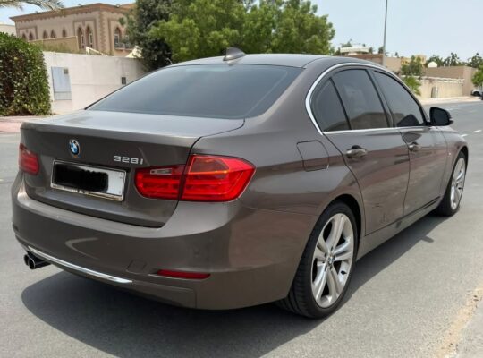 BMW 328i Gcc 2015 full option for sale