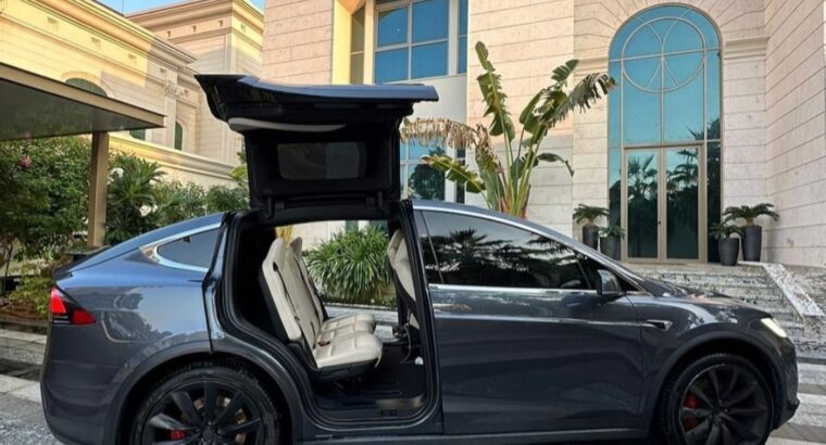Tesla model X full option 2020 Gcc for sale