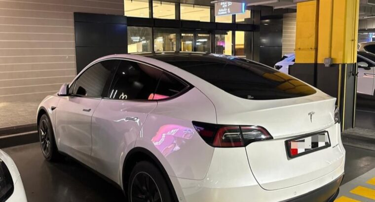 Tesla model Y Long range 2022 Gcc