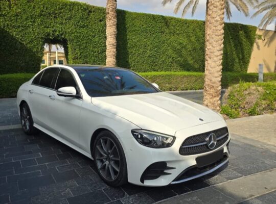 Mercedes E300 full option 2021 Gcc for sale