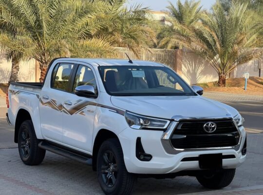 Toyota Hilux fully loaded 2024 Gcc for sale