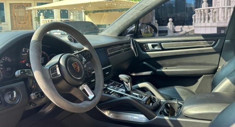 Porsche Cayenne turbo 2020 Gcc full option