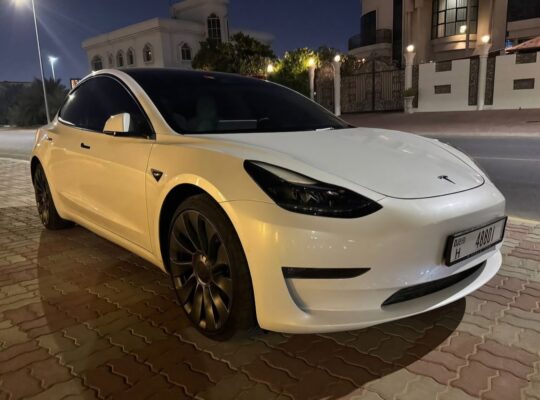 Tesla model 3 performance 2023 Gcc for sale