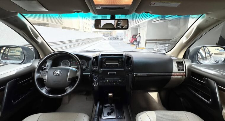 Toyota Land cruiser GXR 2011 fully loaded