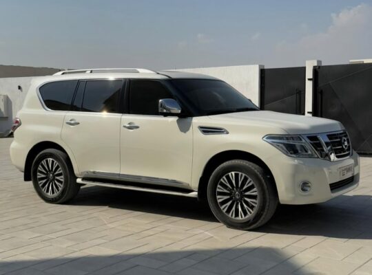 Nissan patrol platinum 2017 full option Gcc