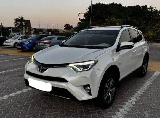 Toyota Rav4 VX full option 2018 Gcc for sale