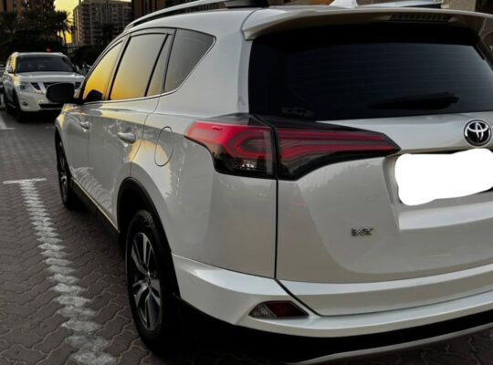 Toyota Rav4 VX full option 2018 Gcc for sale