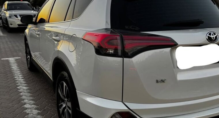 Toyota Rav4 VX full option 2018 Gcc for sale