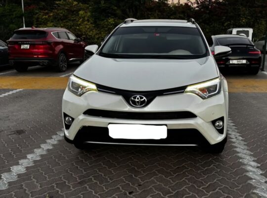 Toyota Rav4 VX full option 2018 Gcc for sale