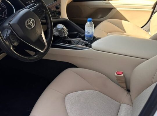 Toyota Camry mid option 2018 Gcc for sale