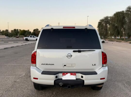 Nissan Armada LE 2014 Gcc full option