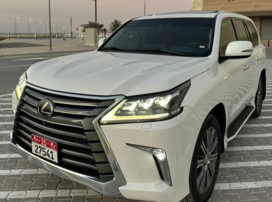 Lexus LX570 full option 2016 Gcc for sale