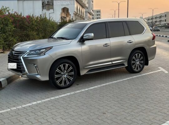 Lexus LX570 full option Gcc 2018 for sale