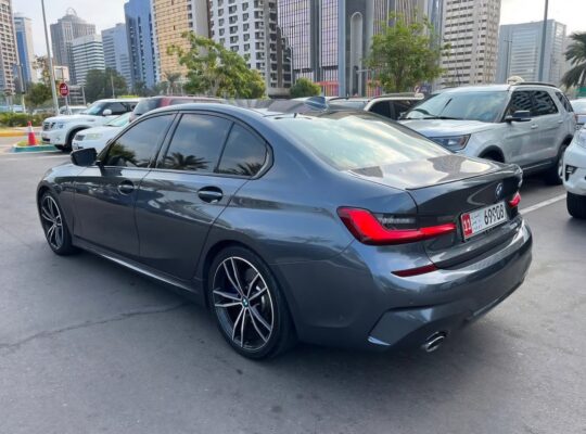 BMW 330i M kit 2019 Gcc for sale