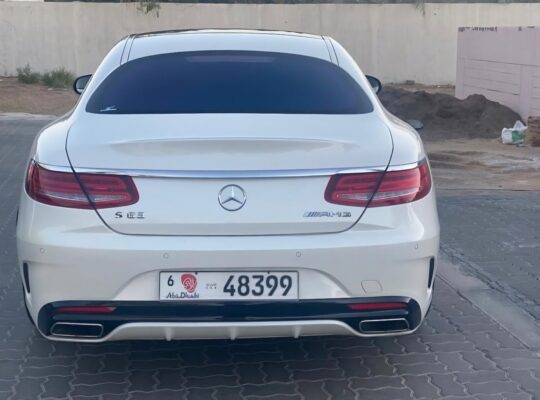 Mercedes S500 coupe 2015 in good condition