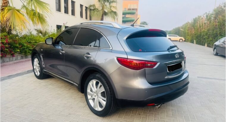 Infiniti Qx70 full option 2014 Gcc for sale
