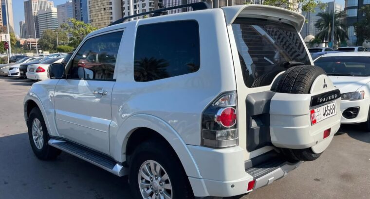 Mitsubishi Pajero coupe 2014 full option Gcc