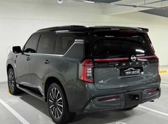 Nissan patrol platinum 2025 Gcc fully loaded