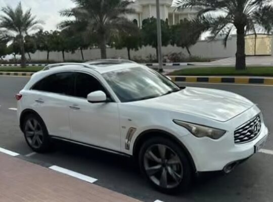 Infiniti Fx50 full option 2009 Gcc for sale