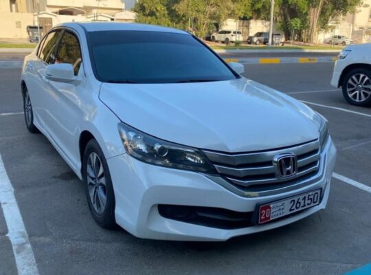 Honda Accord base option 2015 Gcc for sale