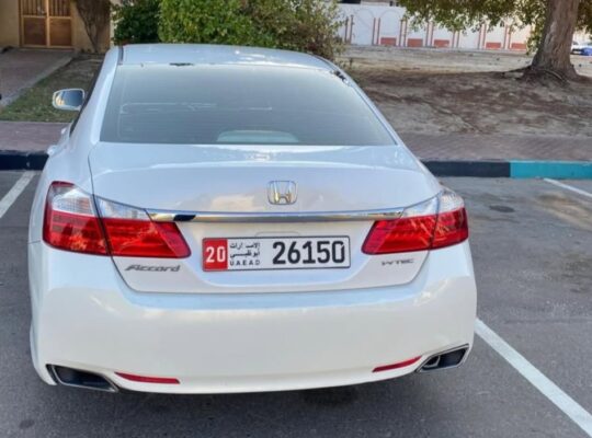 Honda Accord base option 2015 Gcc for sale