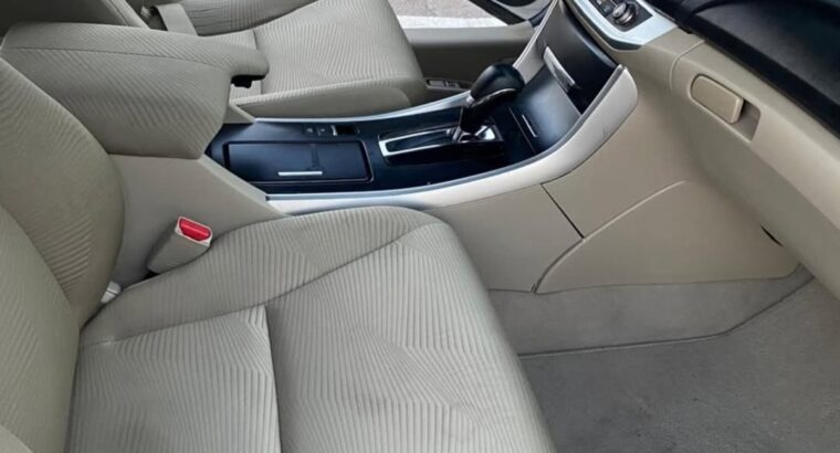 Honda Accord base option 2015 Gcc for sale