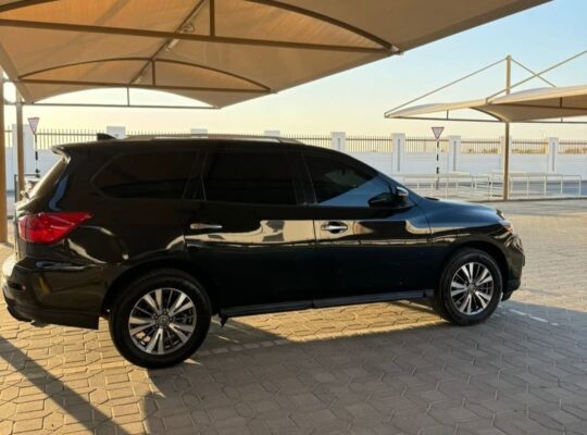 Nissan Pathfinder base option 2020 USA imported