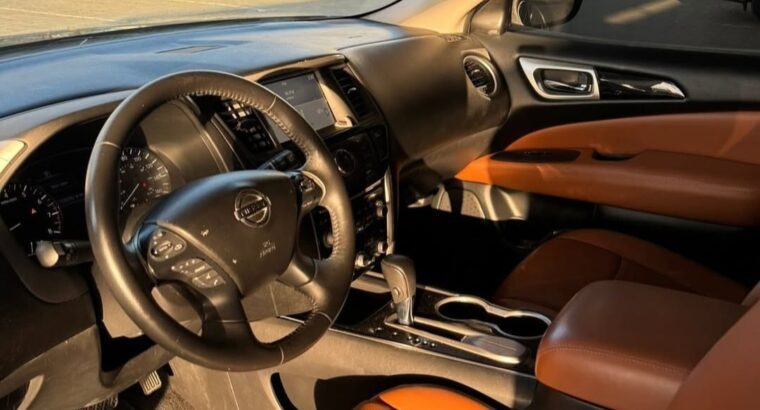 Nissan Pathfinder base option 2020 USA imported