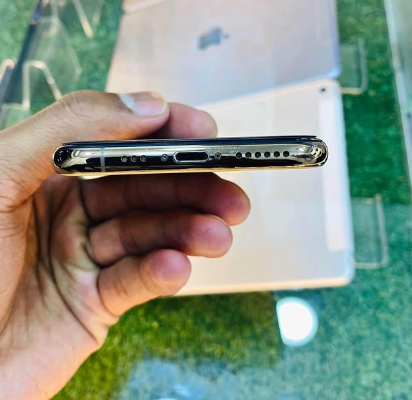 iPhone XS 64GB For Sale