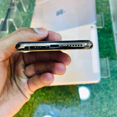 iPhone XS 64GB For Sale