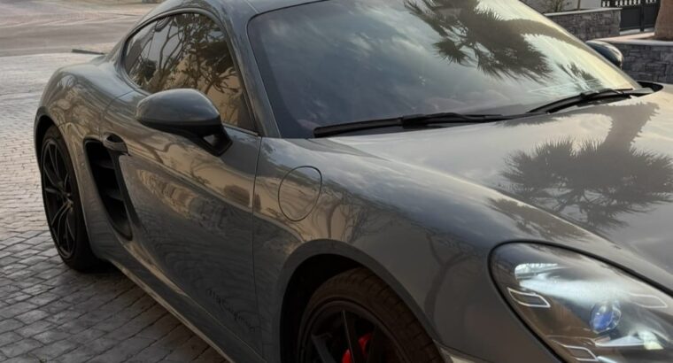 Porsche Cayman 718 Gcc fully loaded 2018