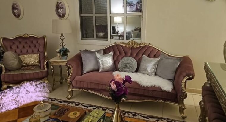 للبيع طقم جلوس فخم خشب مصري اصلي وطقم طاولة طعام
