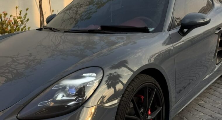 Porsche Cayman 718 Gcc fully loaded 2018